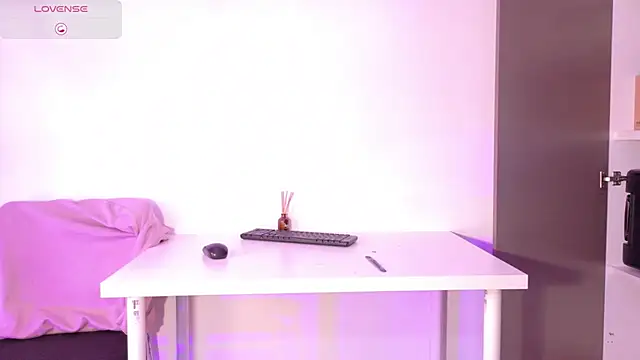 Živá chatovací místnost EmiilyLovex