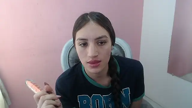 mila_sexy69 Ruang Obrolan Langsung