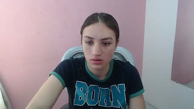 חדר צ'אט בשידור חי של mila_sexy69