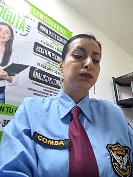ALEJANDRA__28 Adlı Modelin Canlı Sohbet Odası