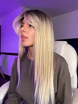 Peytongh_ Adlı Modelin Canlı Sohbet Odası