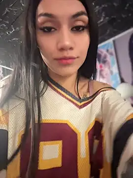 Nicolle_Quiintero's Live Chat Room
