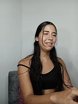 Danna_Petite88's Live Chat Room