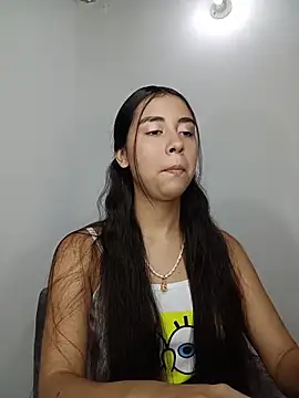 Danna_Petite88's Live Chat Room
