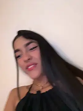 mia_honeyy_'s Live Chat Room
