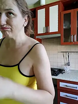 Yevgeshka-Milashka Adlı Modelin Canlı Sohbet Odası