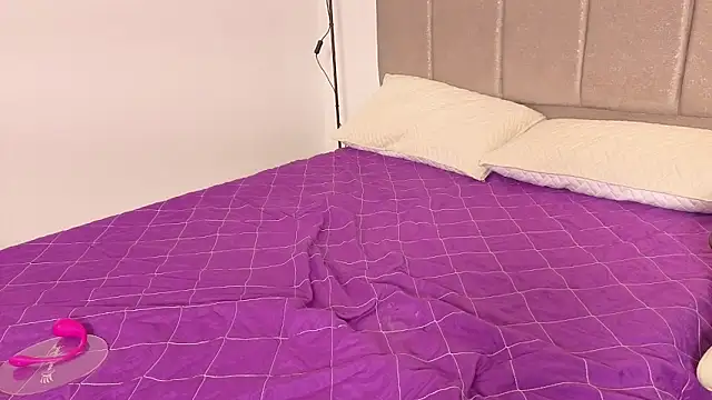 zoemoon1_ Adlı Modelin Canlı Sohbet Odası