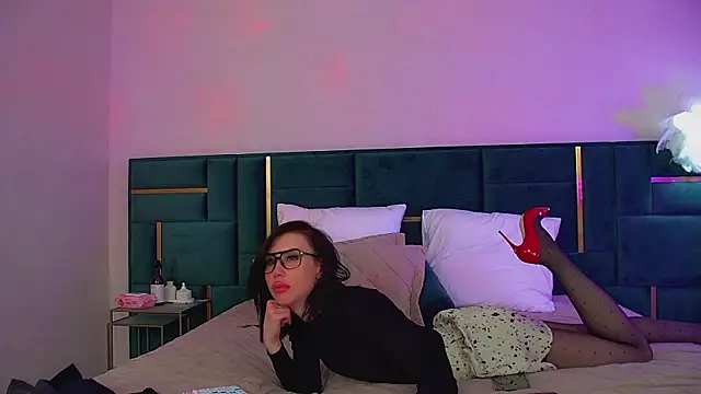 חדר צ'אט בשידור חי של KaylaMous