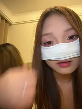 QIQI-QIQI-01 现场性爱视讯表演