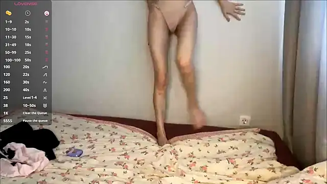 הופעת סקס קאם בשידור חי של PerfectHeartShapes