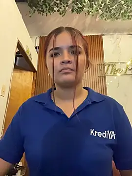 CrystalCarrington Adlı Modelin Canlı Sohbet Odası