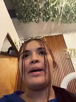 Sala de chat en directo de CrystalCarrington