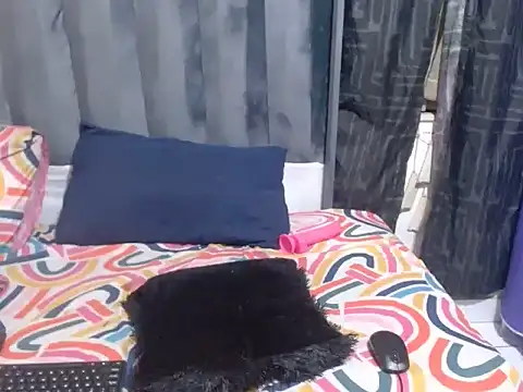 חדר צ'אט בשידור חי של sexybitchh22
