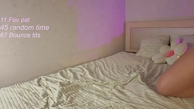 חדר צ'אט בשידור חי של its_bounce_mira