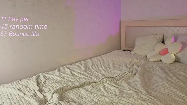 חדר צ'אט בשידור חי של its_bounce_mira