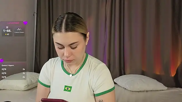 חדר צ'אט בשידור חי של its_bounce_mira