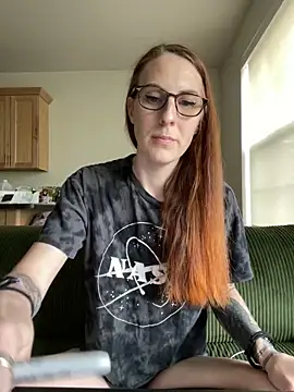 Anomaly_Allie Live Chatrum