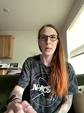 Anomaly_Allie Live Chatraum