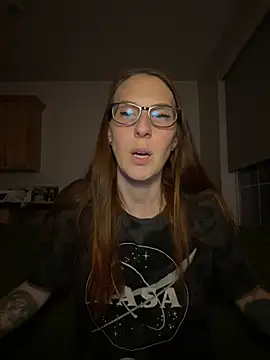 Anomaly_Allie Adlı Modelin Canlı Sohbet Odası