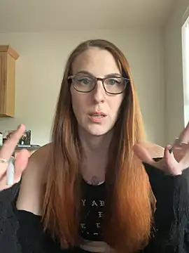 Anomaly_Allie Adlı Modelin Canlı Sohbet Odası