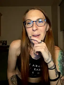 חדר צ'אט בשידור חי של Anomaly_Allie