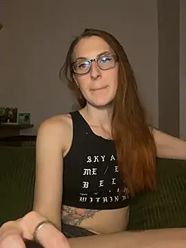Pokazy przed seks kamerką na żywo – Anomaly_Allie