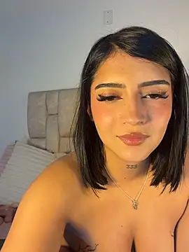 غرفة دردشة Nicolegh_ المباشرة