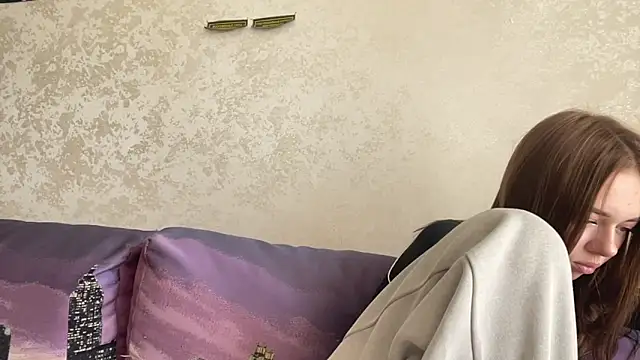 ZellaMathey Ruang Obrolan Langsung