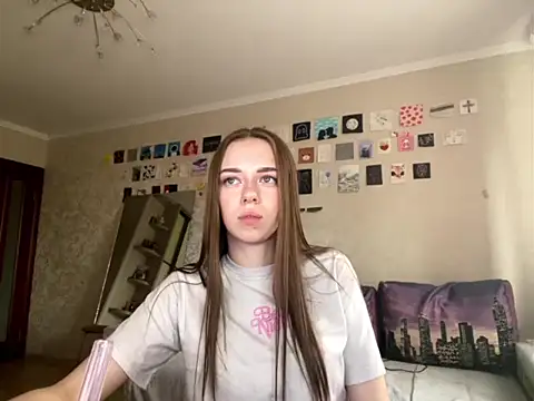 ZellaMathey чат на живо