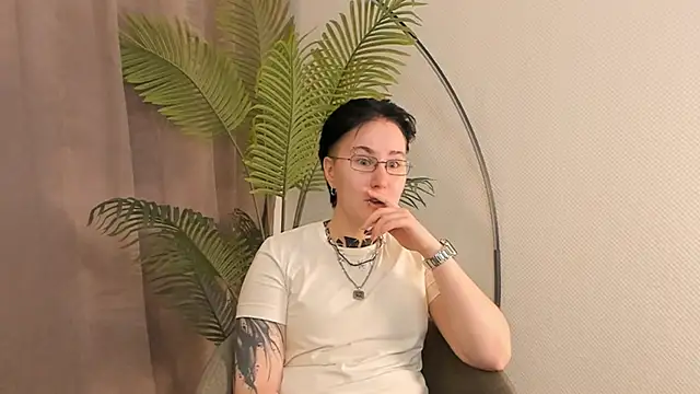 LeonOsbey's Live Chat Room