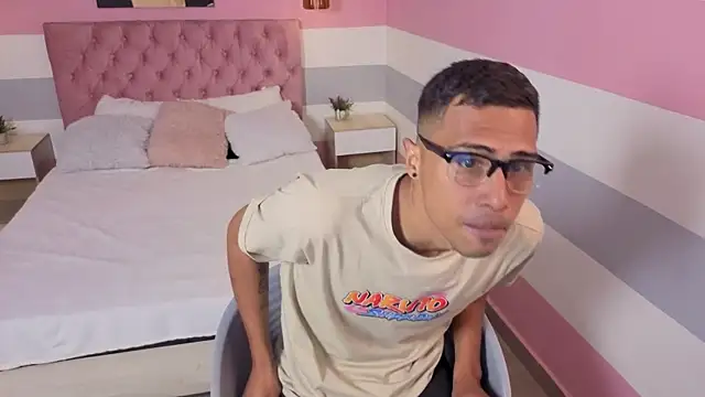 theo_steel_ – live sex-cam-show
