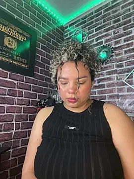 emma_bdsm_'s Live Chat Room