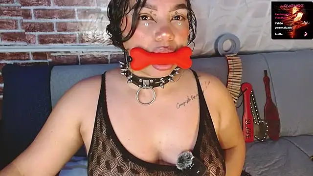 Sala de chat en directo de emma_bdsm_