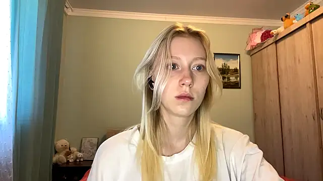 Živá chatovací místnost BossedFrog