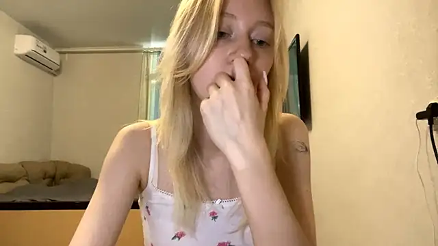 BossedFrog's Live Sex Cam Show