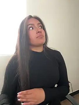 Alyha_cortes_ Adlı Modelin Canlı Sohbet Odası