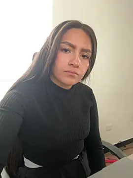 Alyha_cortes_ 실시간 채팅방
