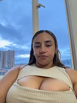 EYSHAA Live Chatraum
