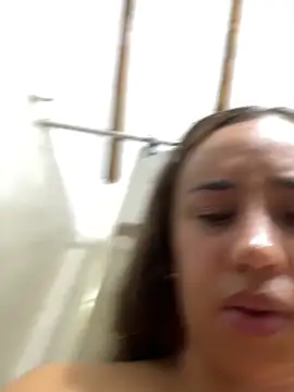 EYSHAA Cameră chat live