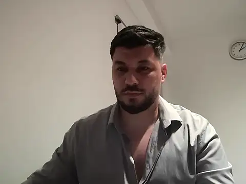 Seks show uživo modela chasingthevibe na kameri