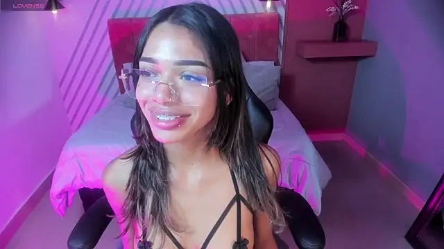 Britney_Collins_ Live chatroom