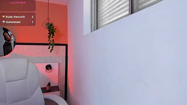 Онлайн чат Britney_Collins_
