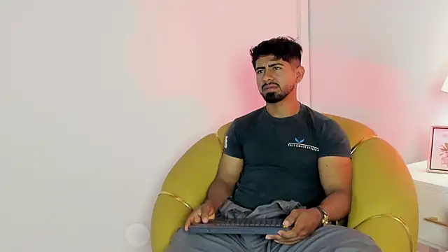 חדר צ'אט בשידור חי של Teaserhoussejj_