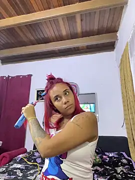 PrettyKittyAGT's Live Chat Room