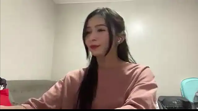 JulianaLusardi's Live Chat Room