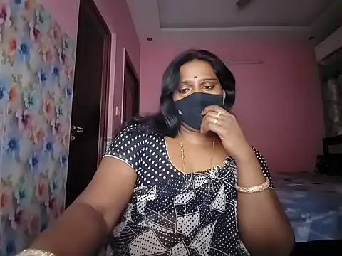 Meenakshy Live Chatraum