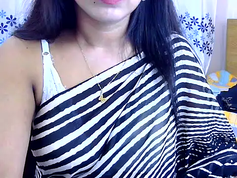 Noor_Zarin27 Adlı Modelin Canlı Sohbet Odası