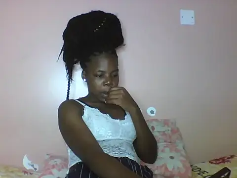 quuenCee – live chatrum