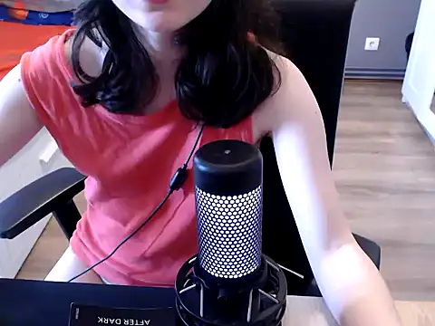 Pokój czatu na żywo – SAyonara_Bee