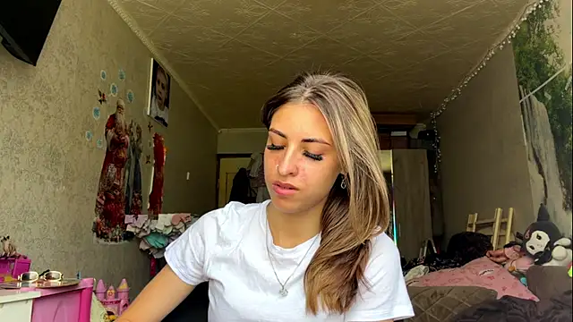 DeboraWedgworth 실시간 채팅방